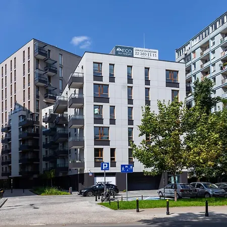 Aleja Solidarnosci 60B II By Noclegi Renters-3