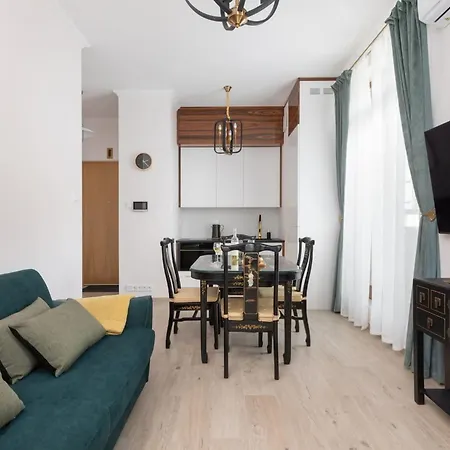 Rent like home - Aleja Solidarności 60B II-2