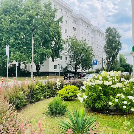 Luxury 4-Bedroom Apartment In Centre - Self-Check In & Fast Wifi-2