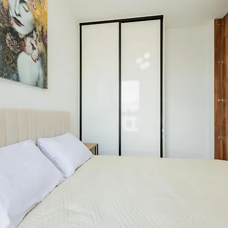 Central House Apartments-2