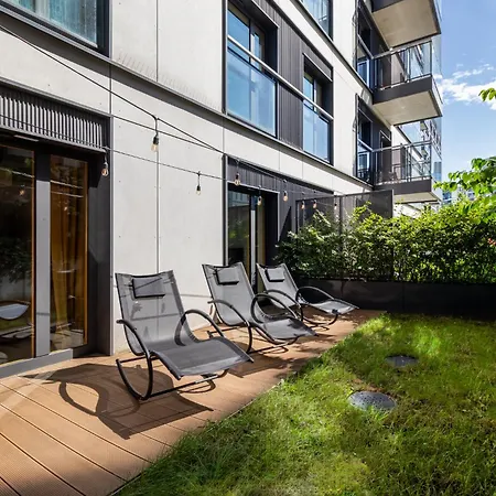 Urban Chic - Luxury 2-Bedroom, Mennica Residence-2