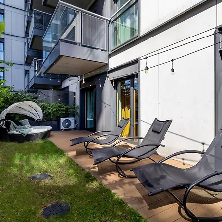 Urban Chic - Luxury 2-Bedroom, Mennica Residence-3