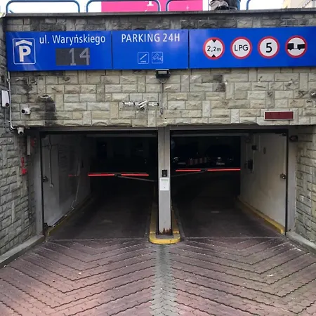 Plac Konstytucji 6 Grey - Bezpłatny garaż podziemny - Free Parking - Apartament dla 4 osób-2