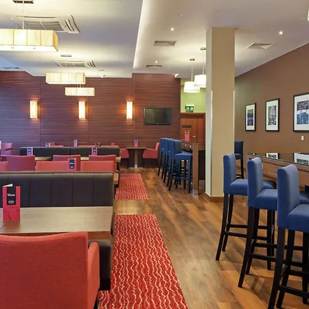 Hampton By Hilton Warsaw Airport-2