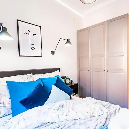 Gorgeous Historic Tenement Apt. - New Town Square!-2
