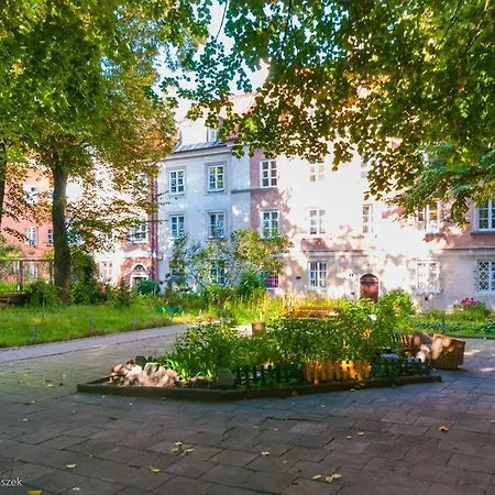 Gorgeous Historic Tenement Apt. - New Town Square!-3