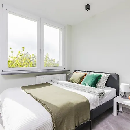 Superapart Saska 48A, Sleek 6Th-Floor Studio With Balcony & Elevator Access-2