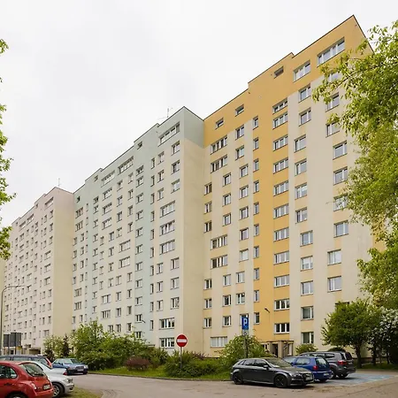 Reymonta Apartment Near Metro Station By Mia-3