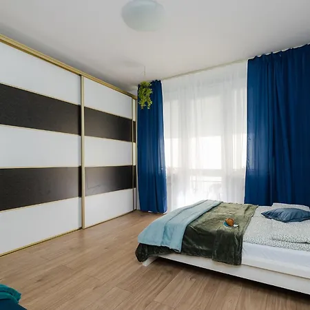 Superapart Grochowska 136, Very Close To The Mon Hospital On Saszerow Street-3