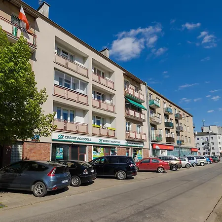 Superapart Grochowska 136, Very Close To The Mon Hospital On Saszerow Street-2