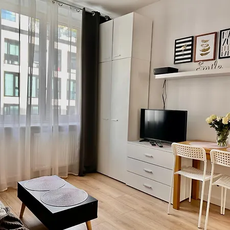 Nice Place 2 Rooms Apartment-2