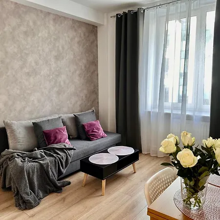 Nice Place 2 Rooms Apartment-3