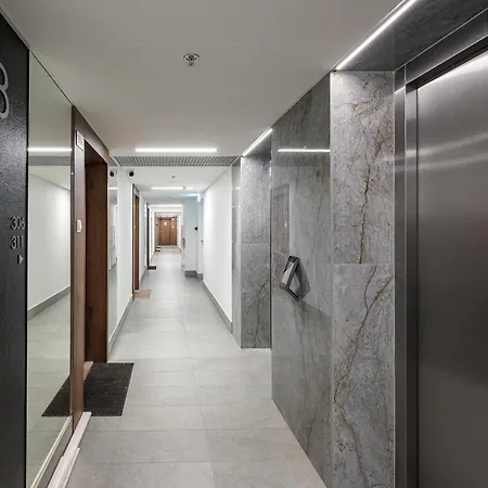 Bright Crystal Premium Apartment By Bookinghost-3