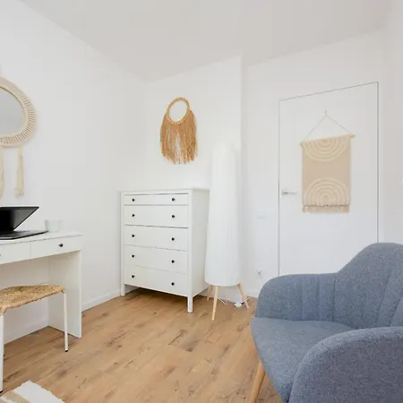 Cozy Apartment near Royal Baths Park by Noclegi Renters-2