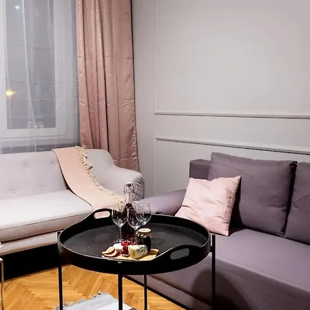Elegant, Comfortable In The Heart Of Warsaw!-2