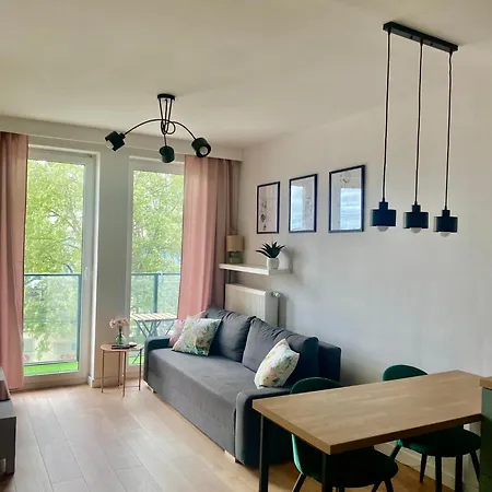 Airport Green Apartment Kl21 - Air Condition & Free Parking-3