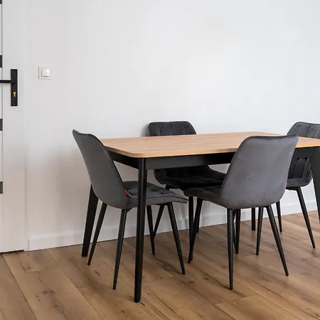 Ochota Comfort Apartment By Bookinghost-3
