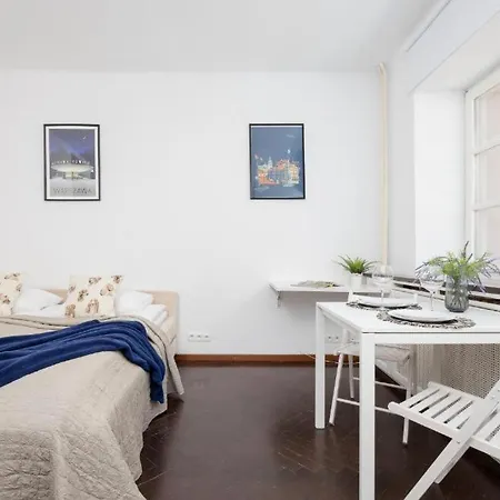 Cozy Old Town Apartment-2