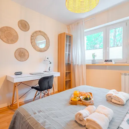 Rezydencja Filmowa- Wygodny Apartament 10 Min Od Lotniska I Centrum-3