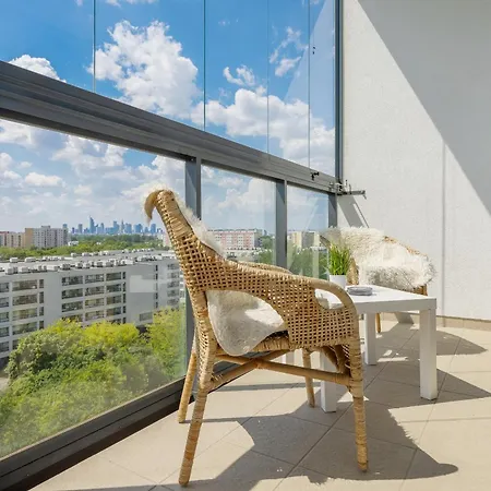Nowoczesny Apartament z Parkingiem na Pradze Południe w Warszawie by Noclegi Renters-3