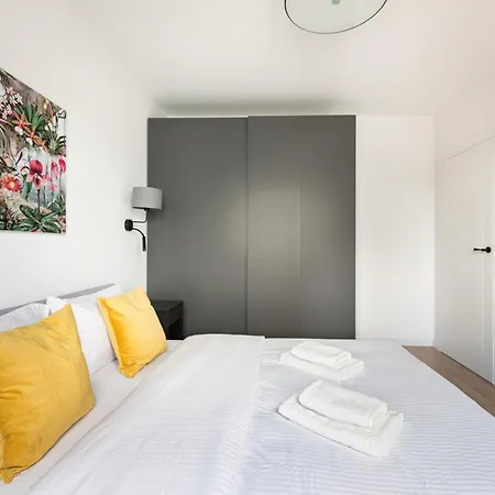Wilenska Express Homely Apartment By Bookinghost-3