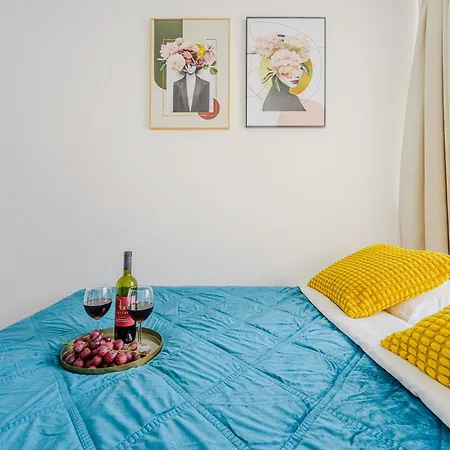 Lumina I 3-room Apartment with Balcony I on Aleje Solidarności-2