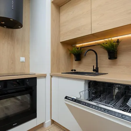 Herbu Oksza Elegant Apartment With Parking By Noclegi Renters-3