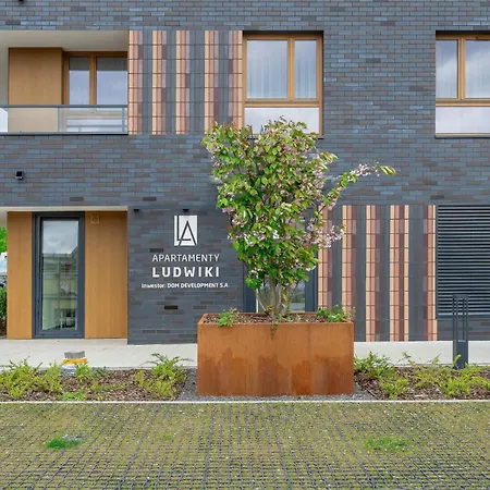 Apartamenty Ludwiki z Parkingiem by Noclegi Renters-3