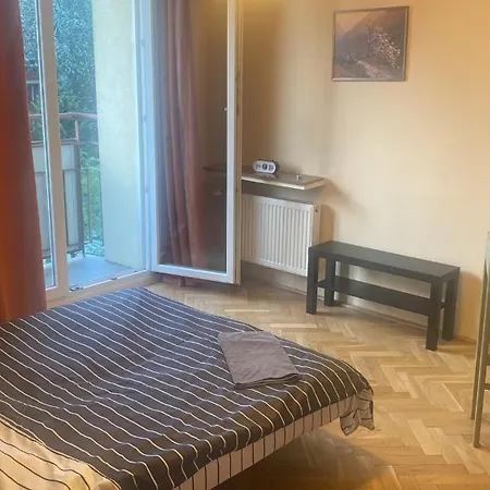 Warsaw Rooms-2