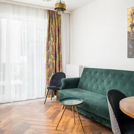 Sage Green Luxury Apartment By Bookinghost-3