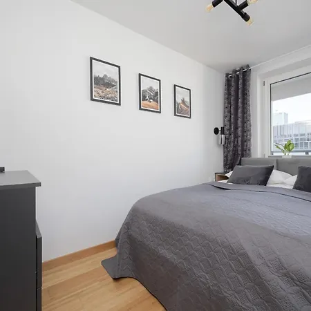 Beautiful Apartment With Balcony In Heart Of Warsaw By Noclegi Renters-3