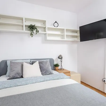 SuperApart Kilińskiego 3, Cozy Urban Retreat, Perfect for Couples-2