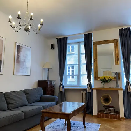 Charming Apartment At Old Town-2