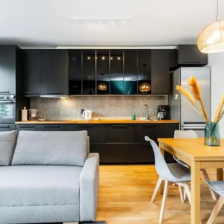 Modern 2 Bedroom Apartment With Parking Bemowo-3
