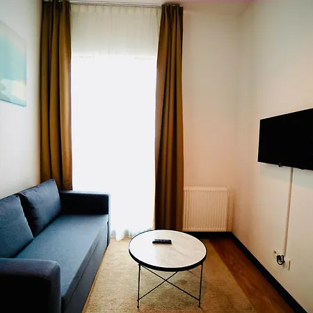 Bk Aparthotel Praga - National Stadium - Comfortable Apartment For 4 People-2