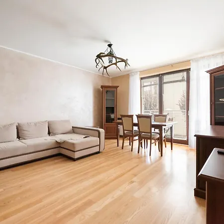 Las Brodnowski Comfort Apartment By Bookinghost-2