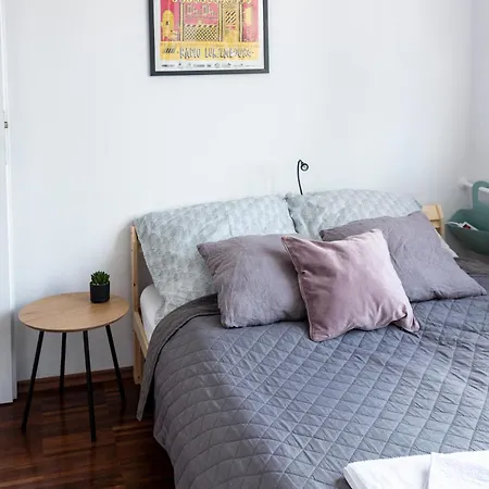 Iron Sunset Apartment-3