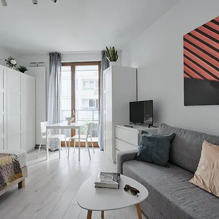 Urbannestgroup - Old Town Studio S17-2