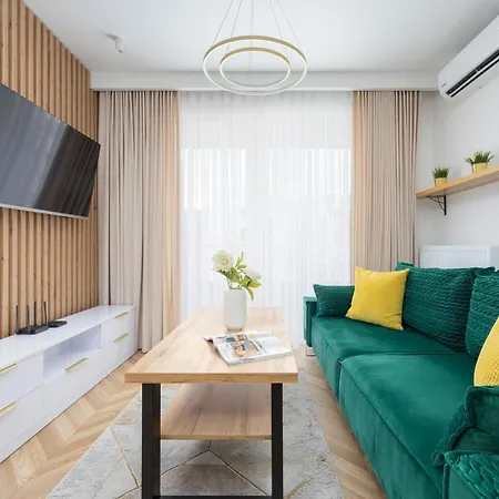 Nowoczesny Apartament Z Balkonem I Miejscem Parkingowym Warszawa Ursus By Noclegi Renters-3