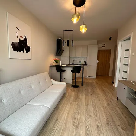 Apartament Nova Ochota, Tennis Court, Train & Bus Nearby-3