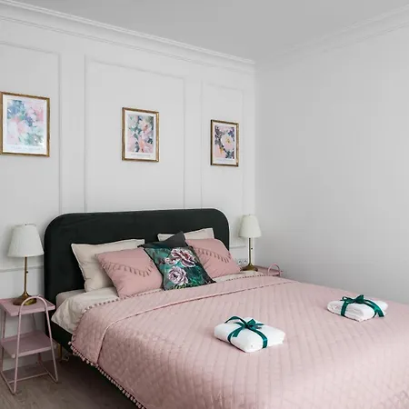 Sublime Studio Hoża 58 in upscale central neighbourhood, discover Warsaw on foot-2