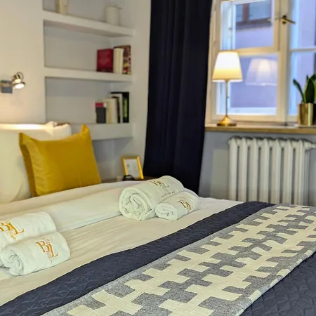 Bella Luna Luxury Suites - Spacious 1Br In Old Town-2