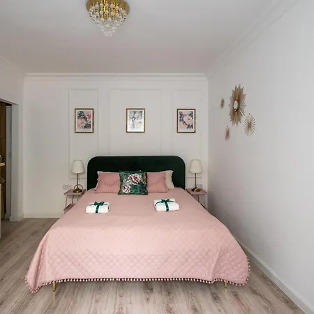 Sublime Studio Hoza 58 In Upscale Central Neighbourhood, Discover Warsaw On Foot-3
