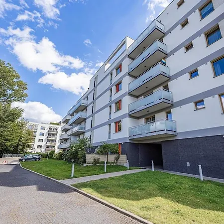 Fajny apartament z parkingiem, obok metra.-3