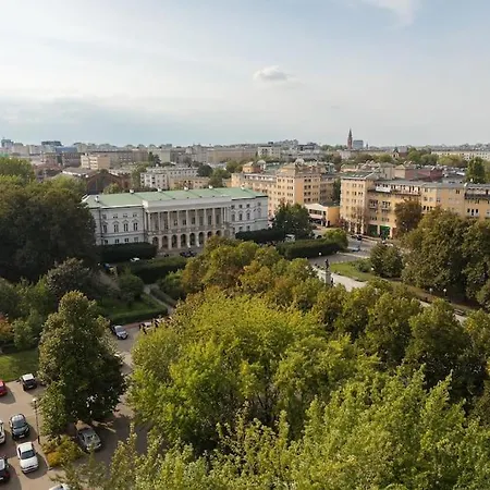 Cozy Studio - View Of The Palace And Park - City Center-2