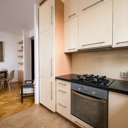 Grand Theatre Cosy Apartment By Bookinghost-2