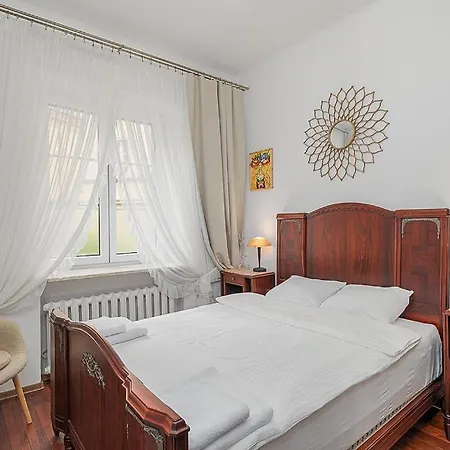 Rynek Nowego Miasta 27 by NYX Apart-2