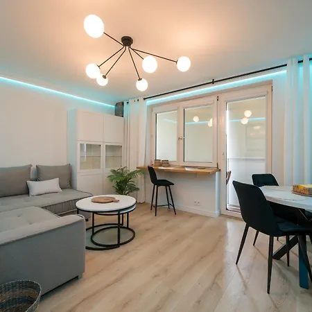 Aleja Waszyngtona Deluxe Apartment by BookingHost-2