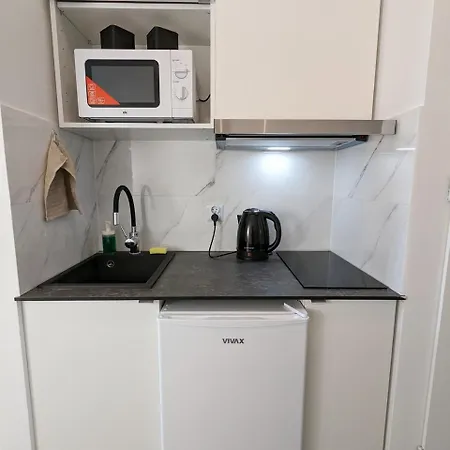 Snug Apart A82-3