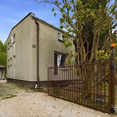 Studios With Parking And Garden Near Warsaw Chopin Airport By Noclegi Renters-2